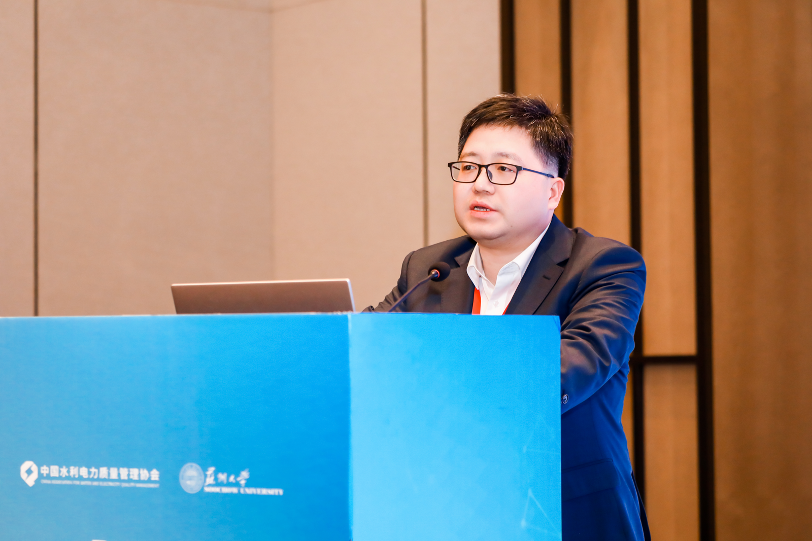 潘中英1.png 潘中英1.png