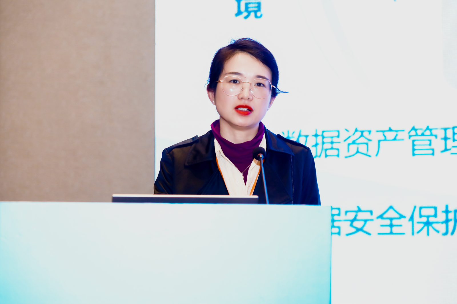 陈媛1.png 陈媛1.png